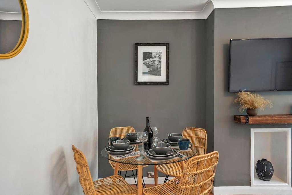 Stylish Maisonette Near The Heath With Free Parking & Wi-Fi Maidstone Exterior foto