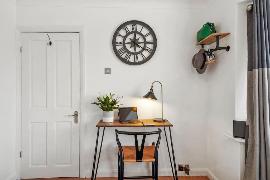 Stylish Maisonette Near The Heath With Free Parking & Wi-Fi Maidstone Exterior foto