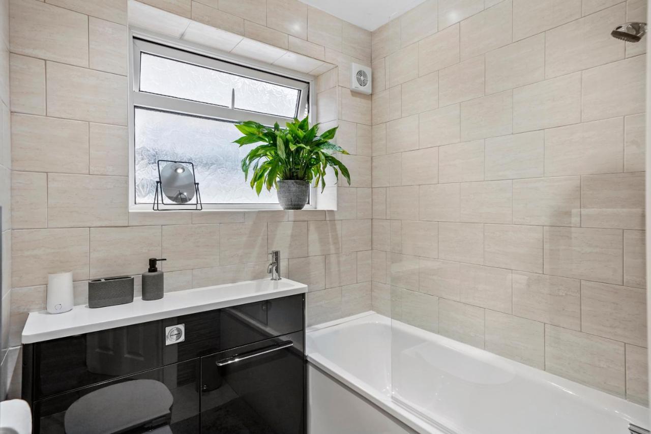 Stylish Maisonette Near The Heath With Free Parking & Wi-Fi Maidstone Exterior foto